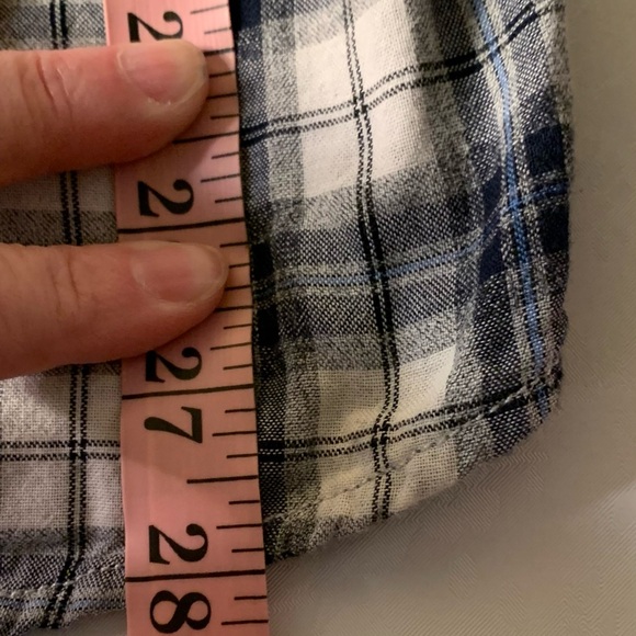 EUC Shirt: Plaid, Flannel, Button Down, Alesbury - Picture 8 of 9